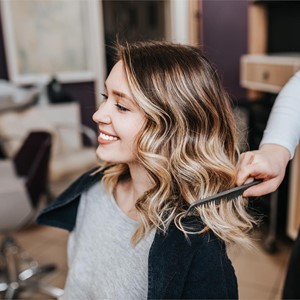 Cómo preparar su cabello para las fiestas navideñas