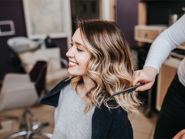 Cómo preparar su cabello para las fiestas navideñas